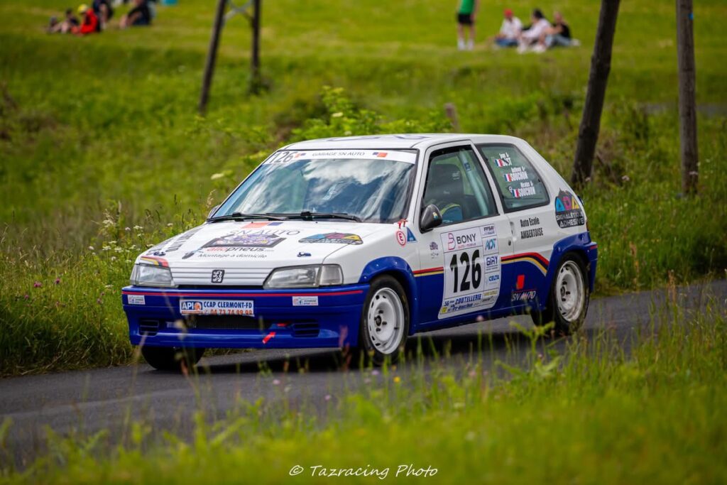 Décoration adhésive d’une Peugeot 106 Rallye à Clermont-Ferrand