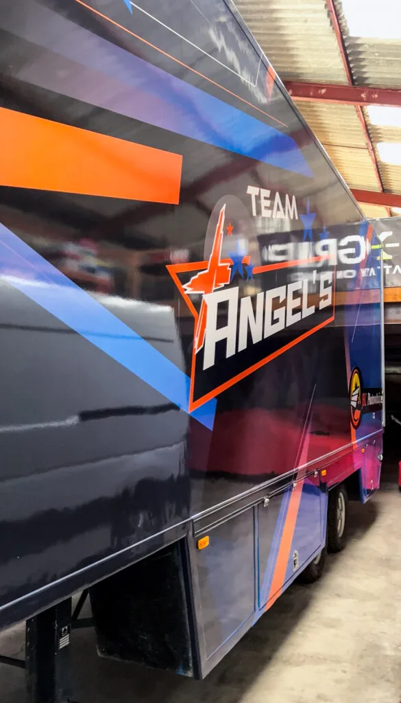 Motorhome Team Angel’s entièrement habillé par ADA Signalétique