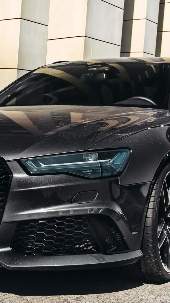 Audi RS noire protégée avec un film PPF carrosserie par ADA Signalétique à Clermont-Ferrand