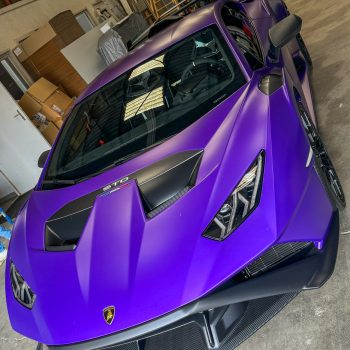 Lamborghini Huracán STO équipée d'une protection carrosserie PPF intégrale dans l'atelier ADA Signalétique près de Clermont-Ferrand